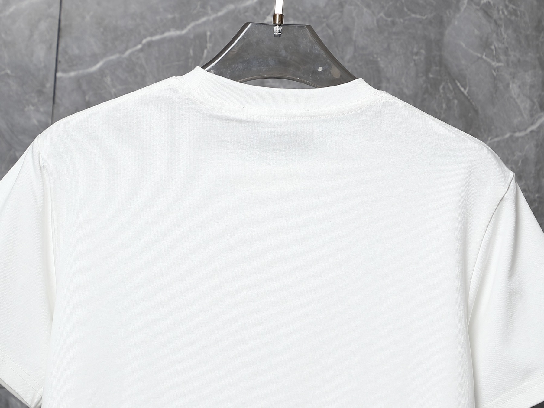 グッチ「Gucci」定番胸元刺繍半袖Tシャツ