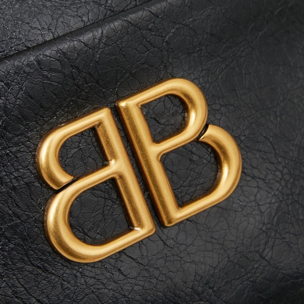 バレンシアガ「Balenciaga」 バライセンツ カメラバッグ登場！新しいファッションの寵児誕生