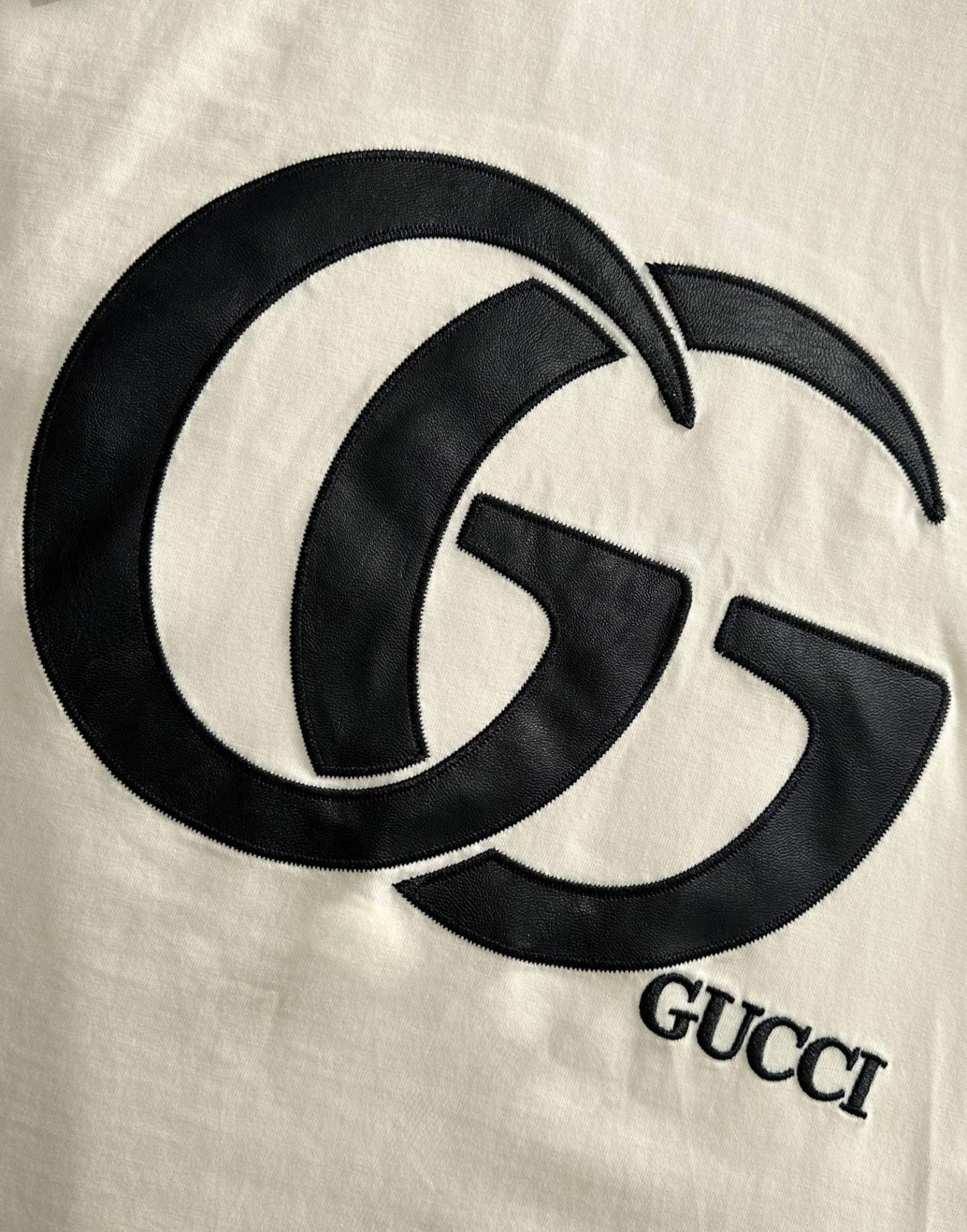 グッチ「Gucci」革刺繍アルファベットlog半袖Tシャツ