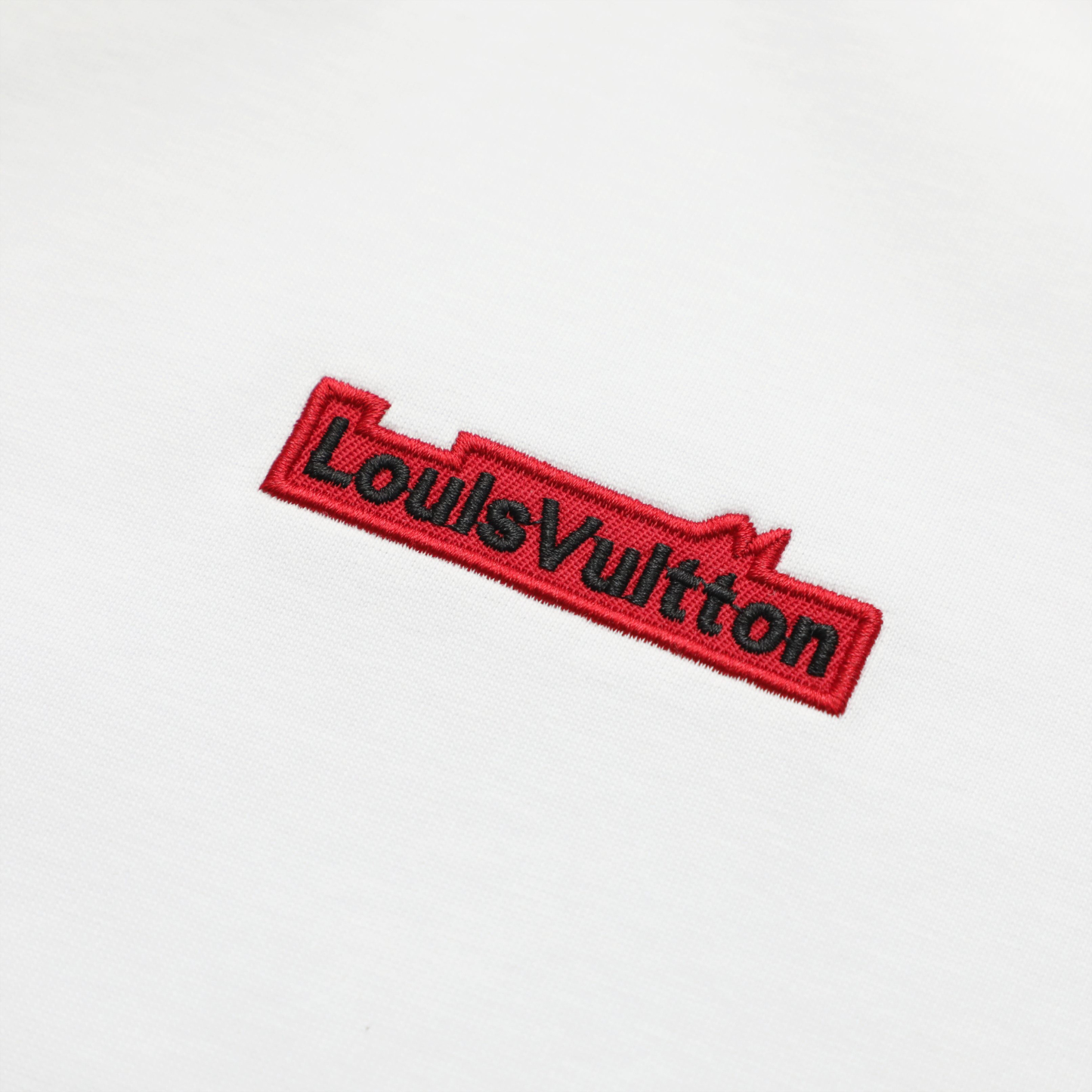 ルイ・ヴィトン「Louis Vuitton」 2025 エンブロイダリー モノグラム クルーネックTシャツ（メンズ）
