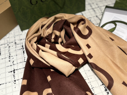 グッチ「Gucci」GG ダブルジャカード ウールマフラー