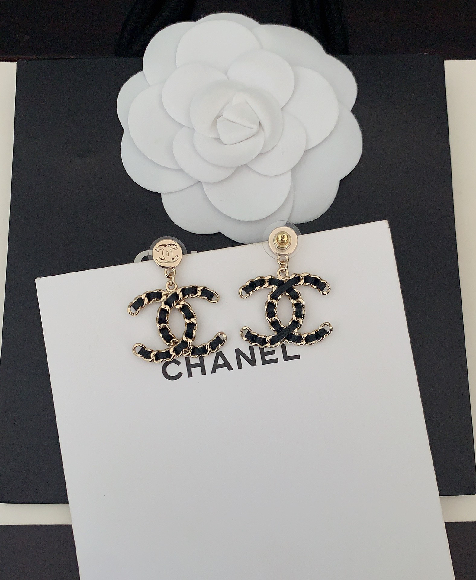 シャネル「Chanel」 レザーCC ピアス