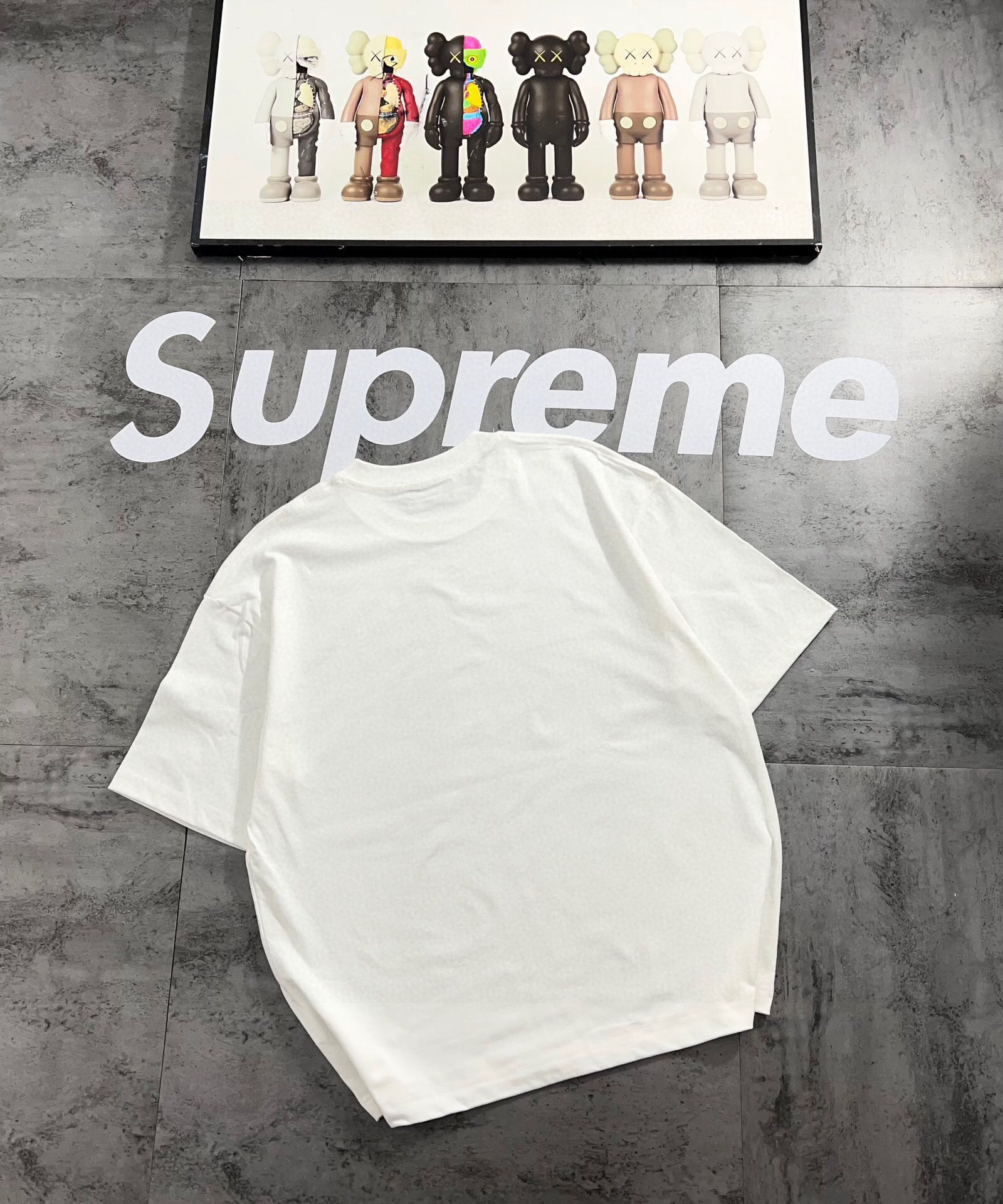 バレンシアガ「Balenciaga」バレンシアガ「Balenciaga」レトロカップルプリント半袖