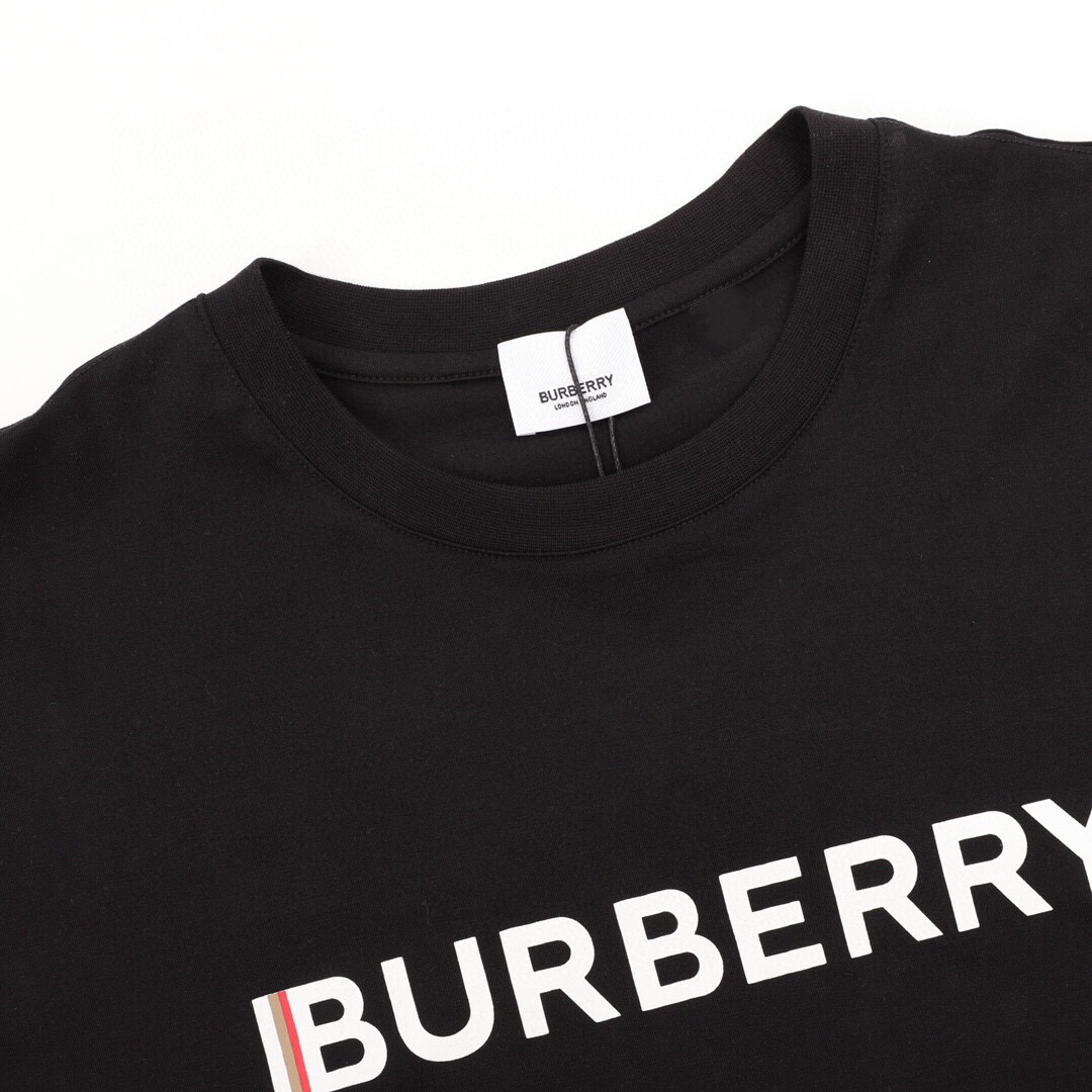 バーバリー「Burberry」クラシック シャドウレタリング プリント Tシャ