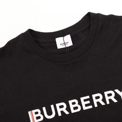 バーバリー「Burberry」クラシック シャドウレタリング プリント Tシャ