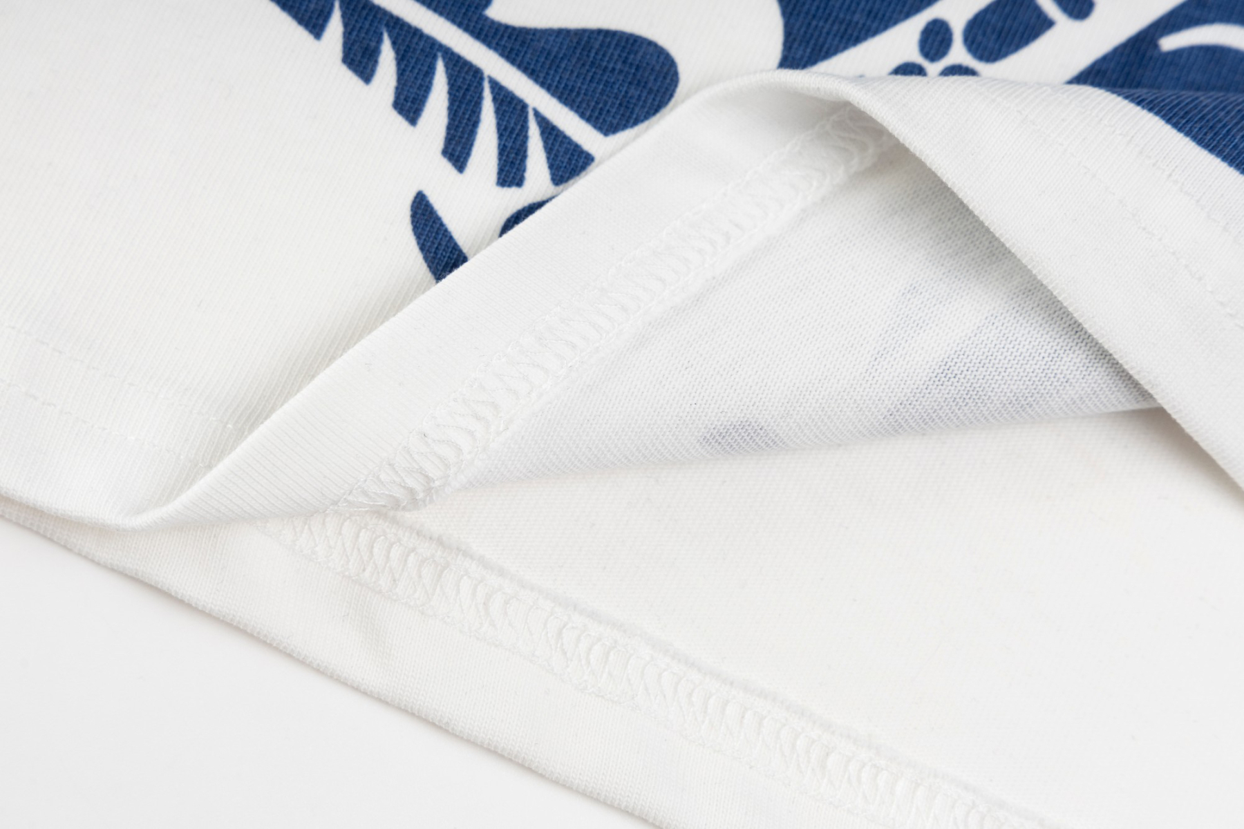 バーバリー「Burberry」グランドホース エンブレム Tシャツ