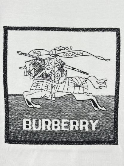 バーバリー「Burberry」インクウォッシュ エンブロイダリー ホース Tシャツ