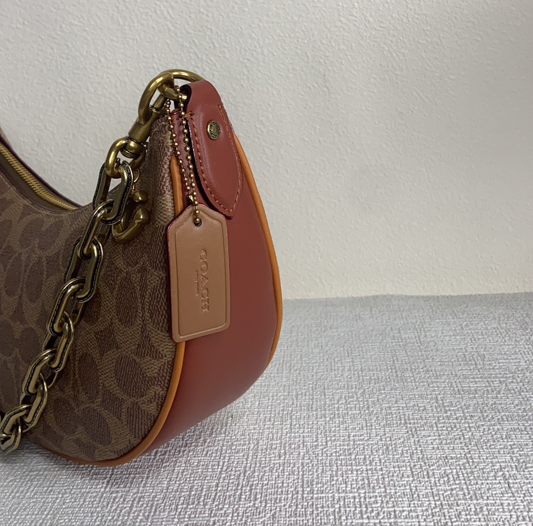 コーチ(Coach) ミラ ショルダー バッグ・ホース アンド キャリッジ プリント