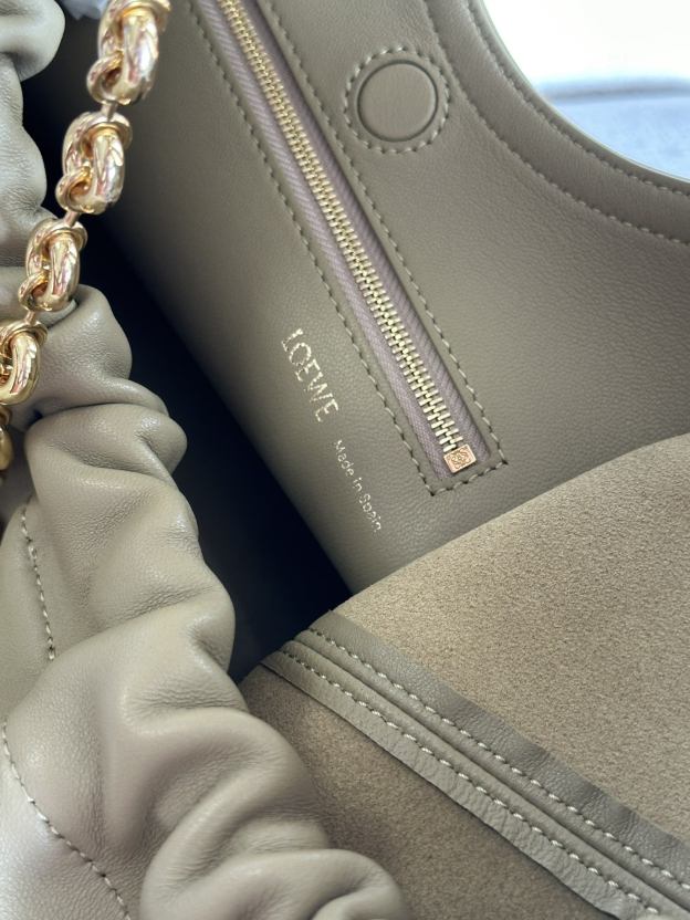 ロエベ「Loewe」Squeeze レザー ハンドバッグ