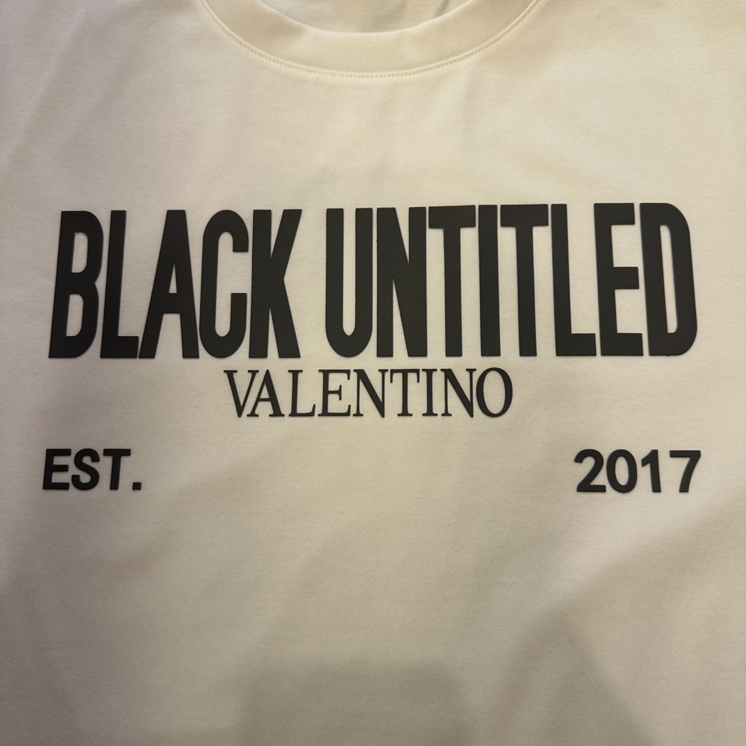 ヴァレンティノ「Valentino」クルーネック半袖Tシャツ