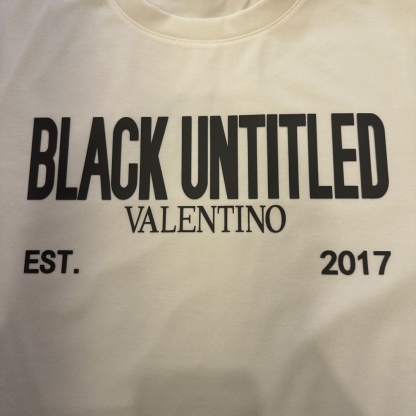 ヴァレンティノ「Valentino」クルーネック半袖Tシャツ