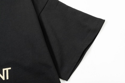 サンローラン「Saint Laurent」ヴィンテージインスパイアード ゴールドプリントTシャツ