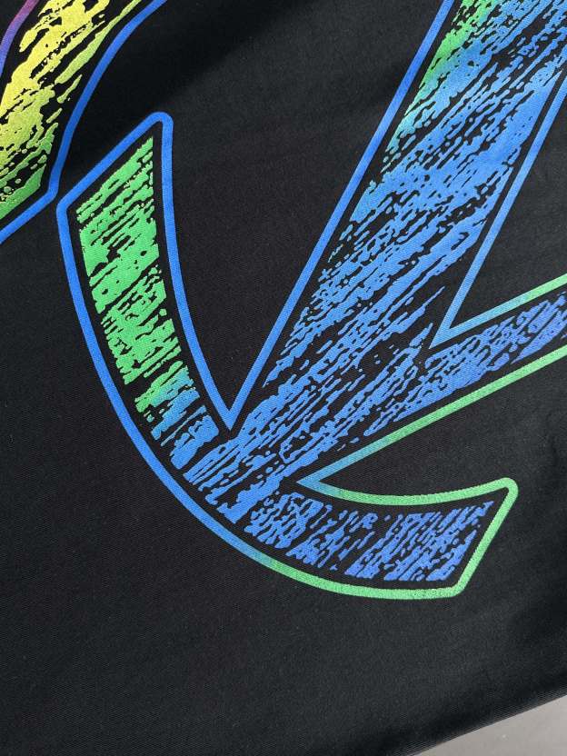 ヴァレンティノ「Valentino」 2025 春の新作半袖