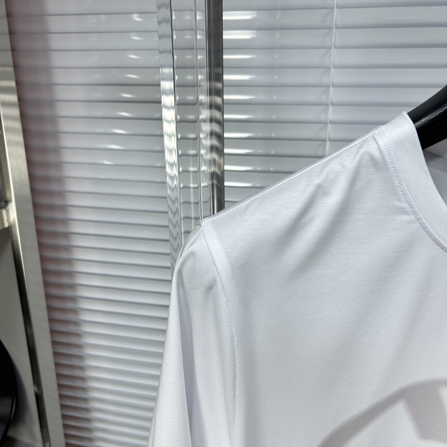 ヴァレンティノ「Valentino」SS25 サマーコレクション トップクラス ロゴプリント ショートスリーブTシャツ