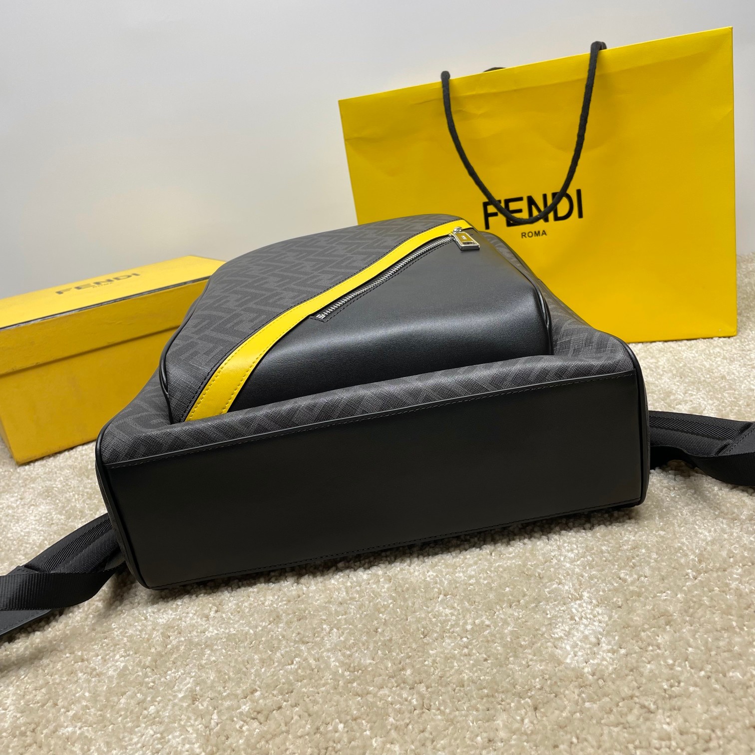 フェンディ「Fendi」ストライク メンズ バックパック