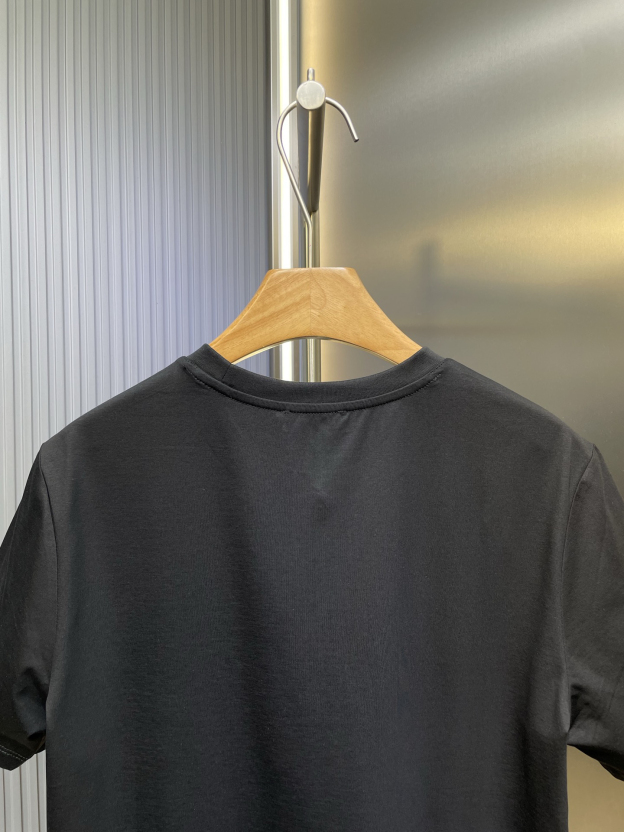 ヴァレンティノ「Valentino」25SS サマーコレクション 3D フロッキー ラウンドネックTシャツ