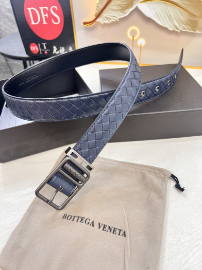 ボッテガ ヴェネタ「Bottega Veneta」イントレッチオ レザー ベルト100CM