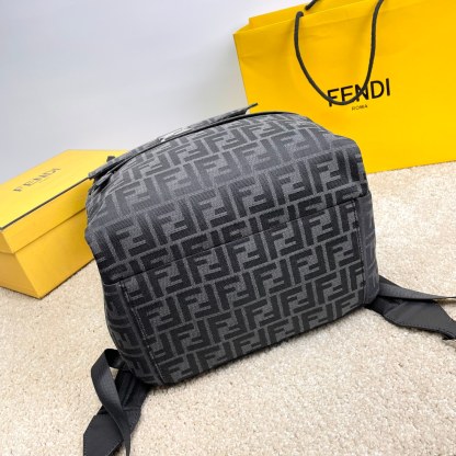 フェンディ「Fendi」クラシック FF モチーフ 7V2066 バックパック-ISETAN PRESTIGE CURATED