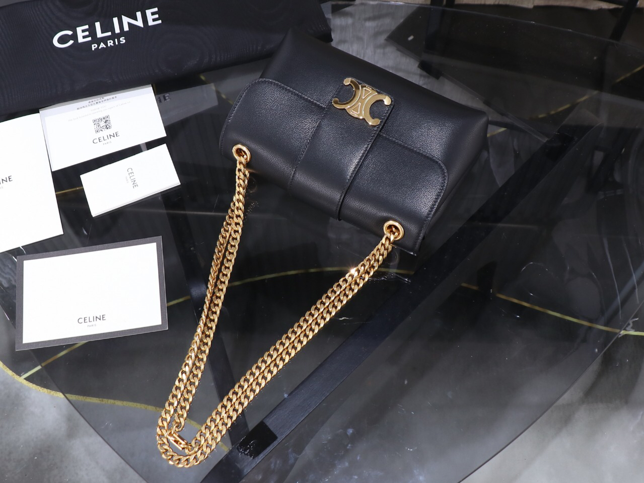 セリーヌ「Celine」Triomphe チェーンショルダーバッグ-ISETAN PRESTIGE CURATED