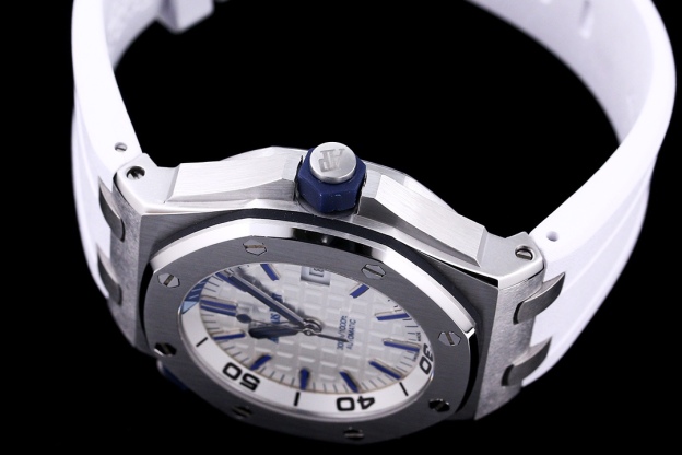 オーデマ ピゲ「Audemars Piguet」ロイヤルオークオフショア ダイバー 40MM