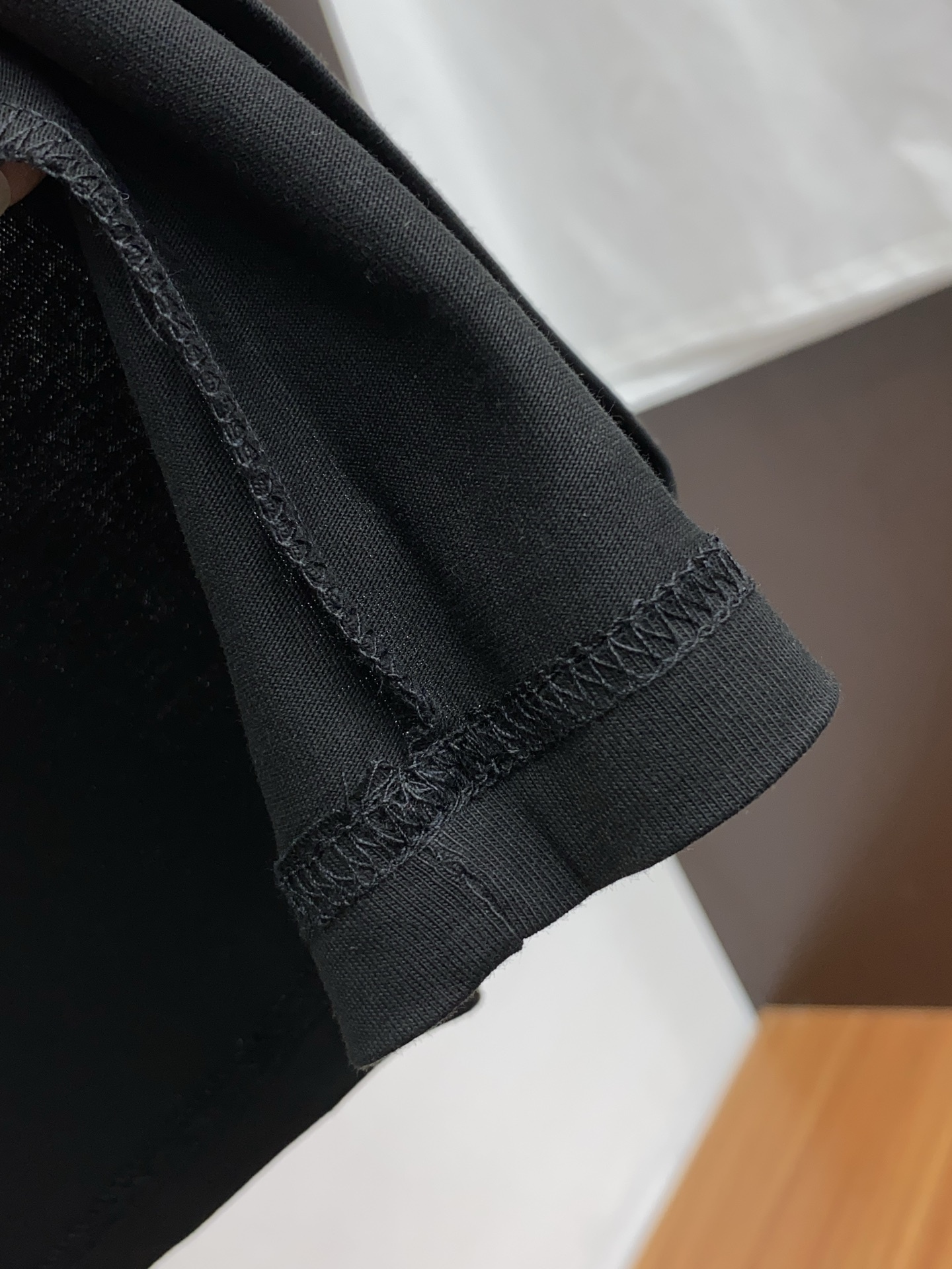 フェンディ「Fendi」SSコレクション 新工法ロゴ メンズ オーバーサイズ ラウンドネックTシャツ