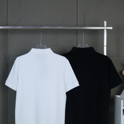 カナダグース「Canada Goose」Beley メンズ ブラック＆ホワイトロゴ ショートスリーブTシャツ