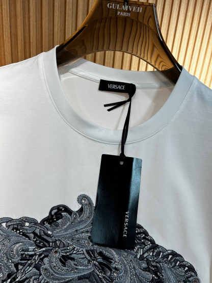 ヴェルサーチ「Versace」2025SS メドゥーサ スワロフスキー刺繍Tシャツ