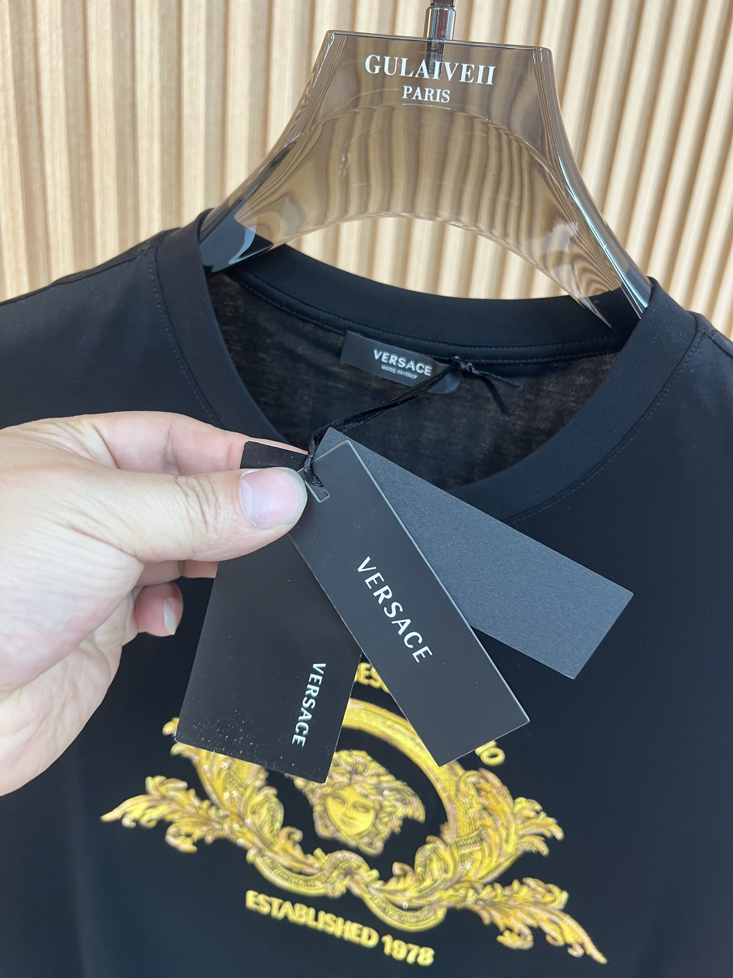 ヴェルサーチ「Versace」2025SS メドゥーサ1978 プレミアム刺繍Tシャツ