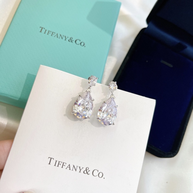 ティファニー「Tiffany & Co.」ティファニー アドバンスト ジュエリー カスタム ウォータードロップ ダイヤモンド イヤリング