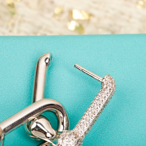 ティファニー「Tiffany & Co.」HardWear シリーズ ダブルリンクイヤリング