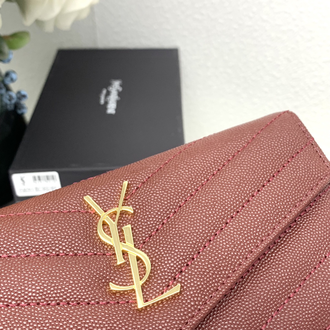 サンローラン「Saint Laurent」カサンドラ マトラッセ ラージ フラップウォレット（グレイン・ド・プードル エンボスレザー）