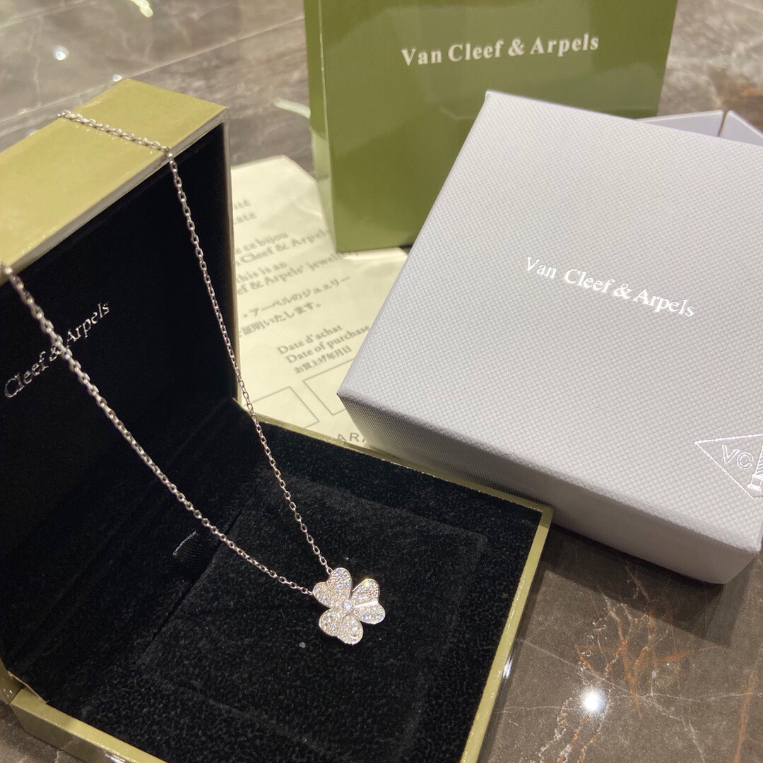 ヴァン クリーフ＆アーペル「Van Cleef & Arpels」Alhambra 18Kイエローゴールド マザーオブパール ペンダント42cm