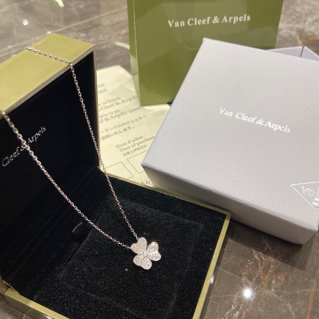 ヴァン クリーフ＆アーペル「Van Cleef & Arpels」Alhambra 18Kイエローゴールド マザーオブパール ペンダント42cm