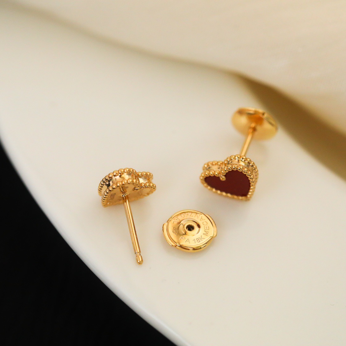 ヴァン クリーフ＆アーペル「Van Cleef & Arpels」Sweet Alhambra ハート ピアス