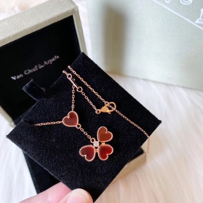 ヴァン クリーフ＆アーペル「Van Cleef & Arpels」Sweet Hearts ハートペンダント42cm