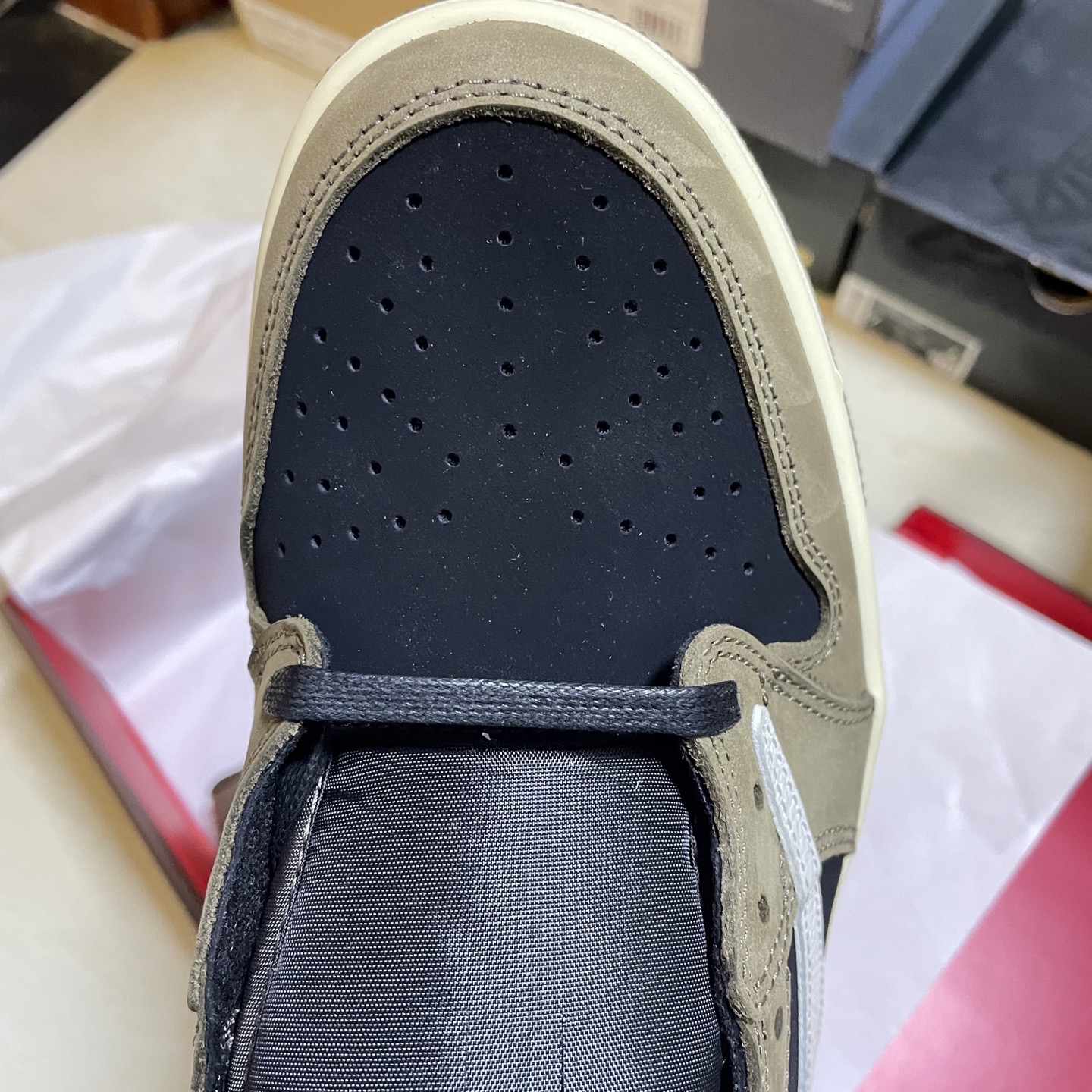 「コラボモデル」Travis Scott x Nike Jordan Air Jordan 1 Low OG TS SP スニーカー