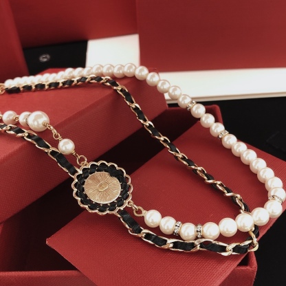 シャネル「Chanel」ダブルレイヤーレザーネックレス