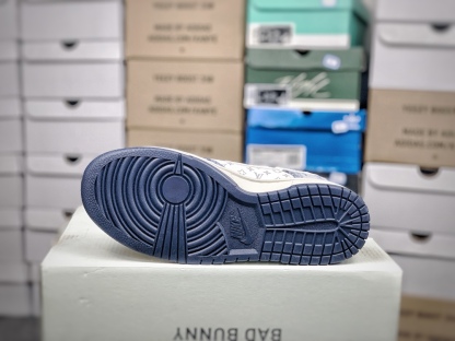 ルイ・ヴィトン「Louis Vuitton」Nike SB Dunk Low ホワイト スニーカー