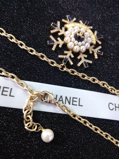 シャネル「Chanel」スノーフレークパールネックレス