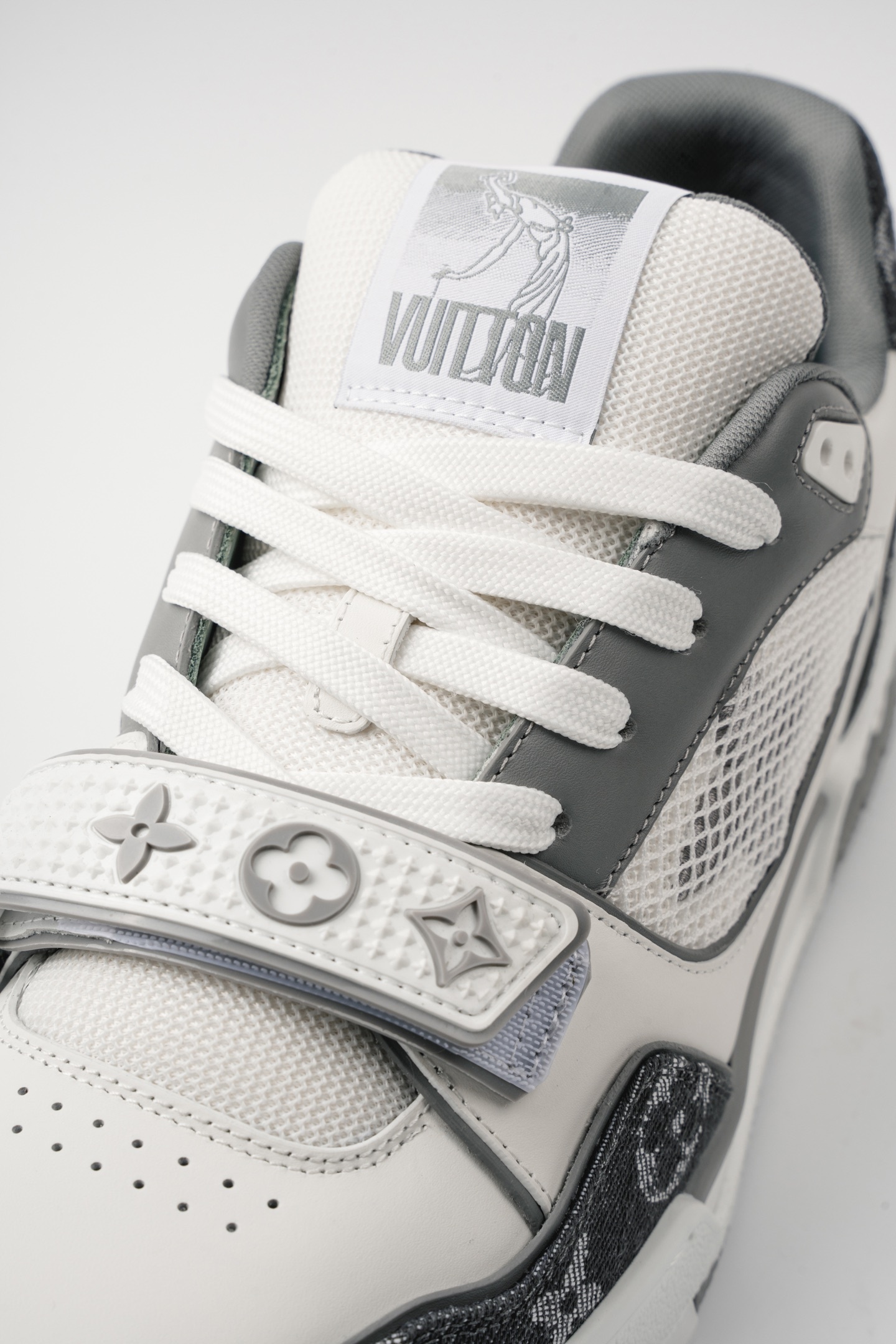 「コラボモデル」Louis Vuitton x Trainerマジックテープデビッドローカット スニーカー