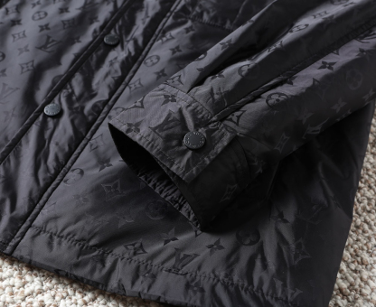 ルイ・ヴィトン「Louis Vuitton」秋冬コレクション クイルテッド ジャケット