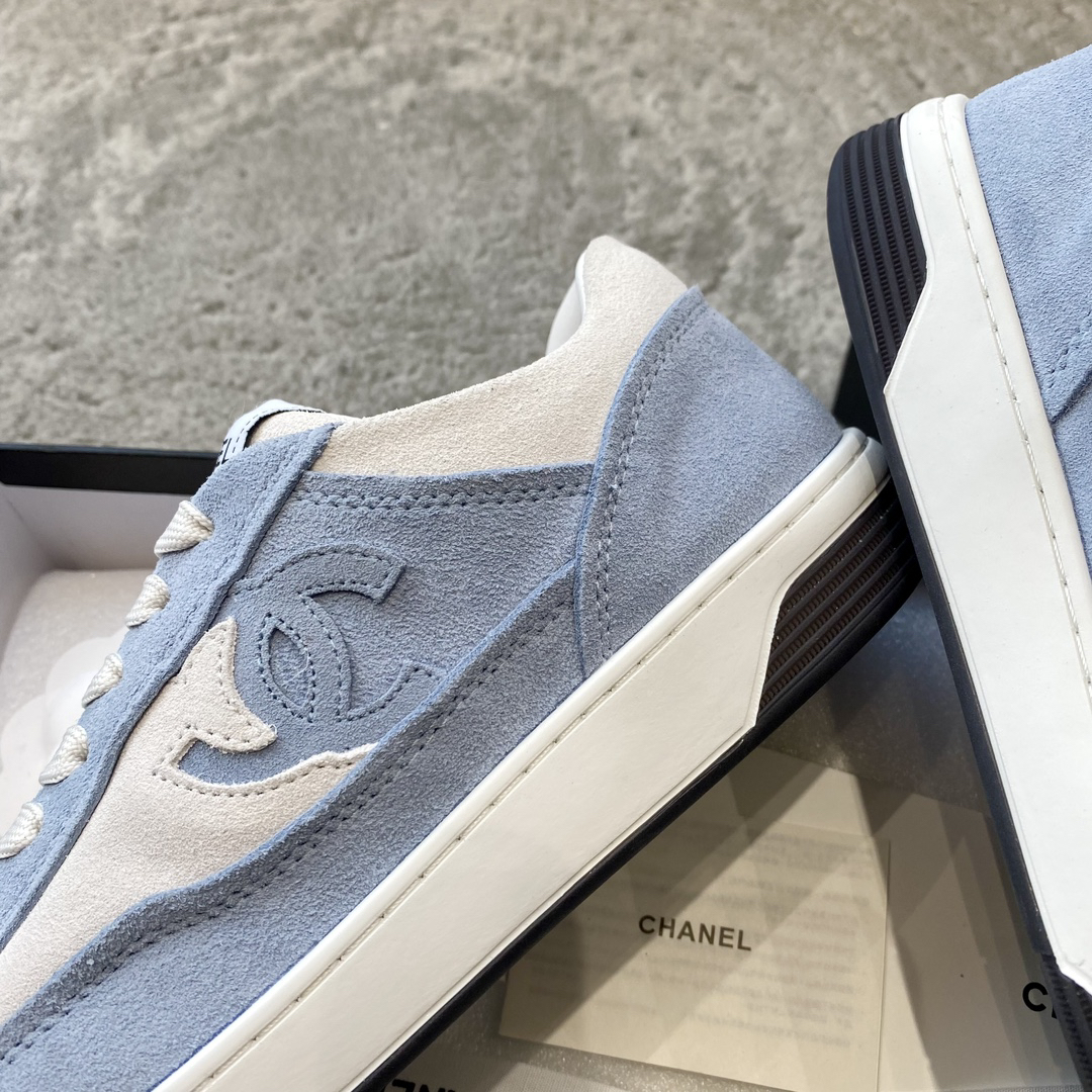 シャネル「Chanel」23C スエード パンダスニーカー カジュアルシューズ
