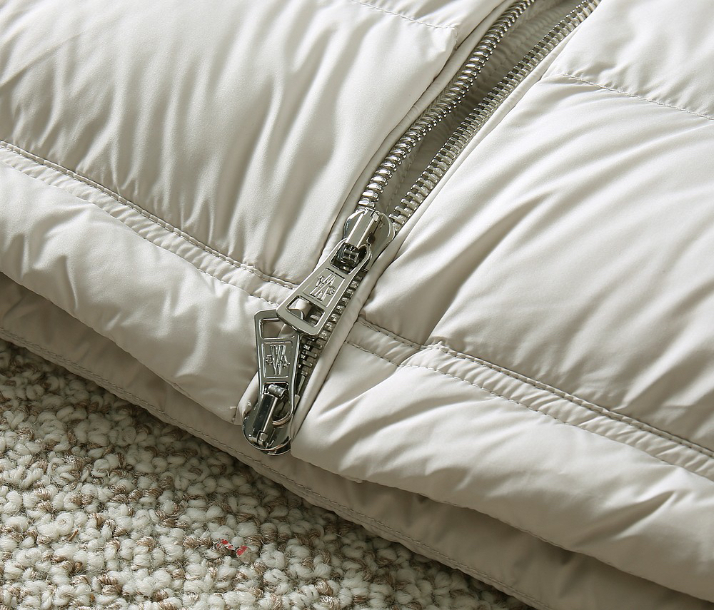 モンクレール「Moncler」秋冬 ダウンジャケット