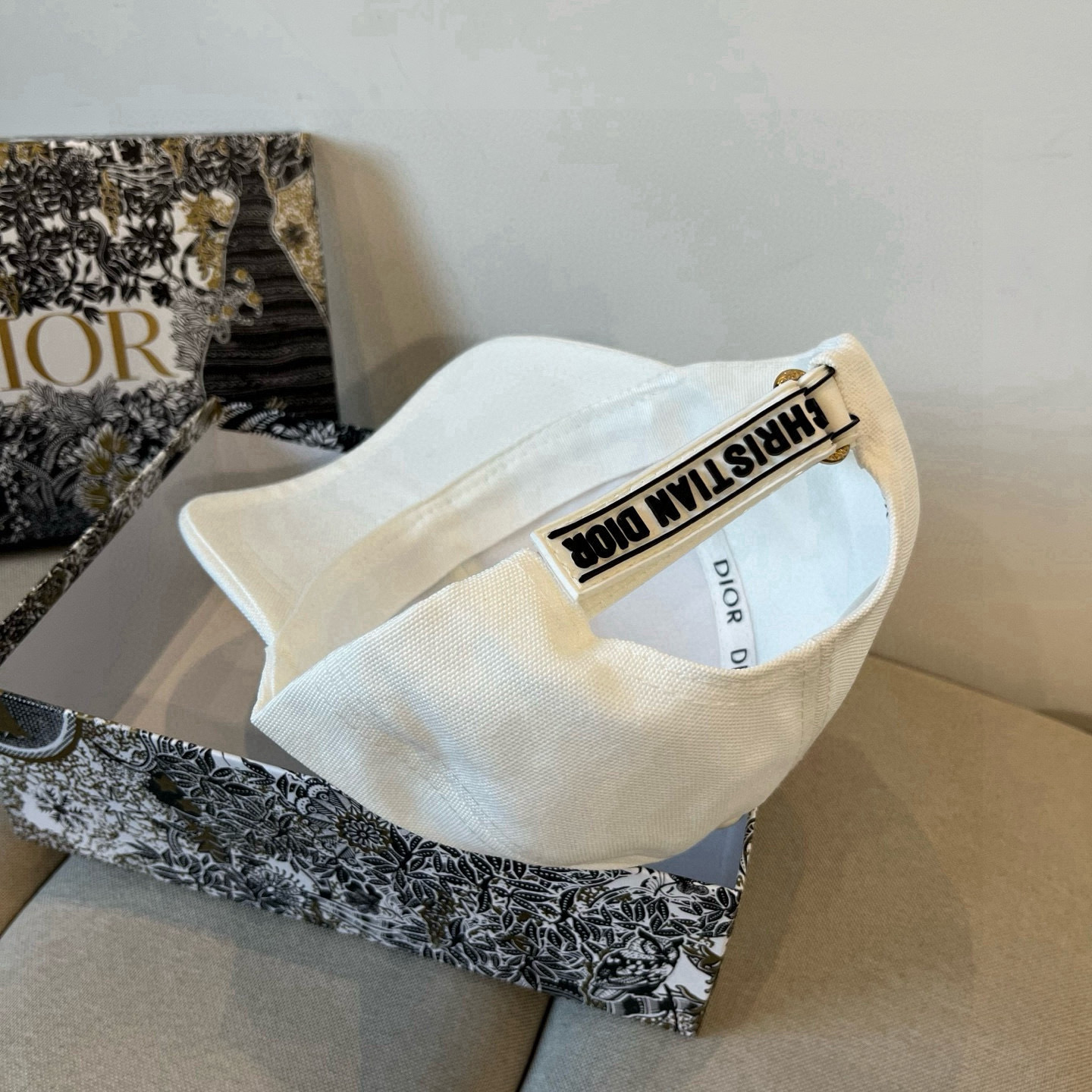 ディオール「Dior」Essential シンプル ベースボールキャップ