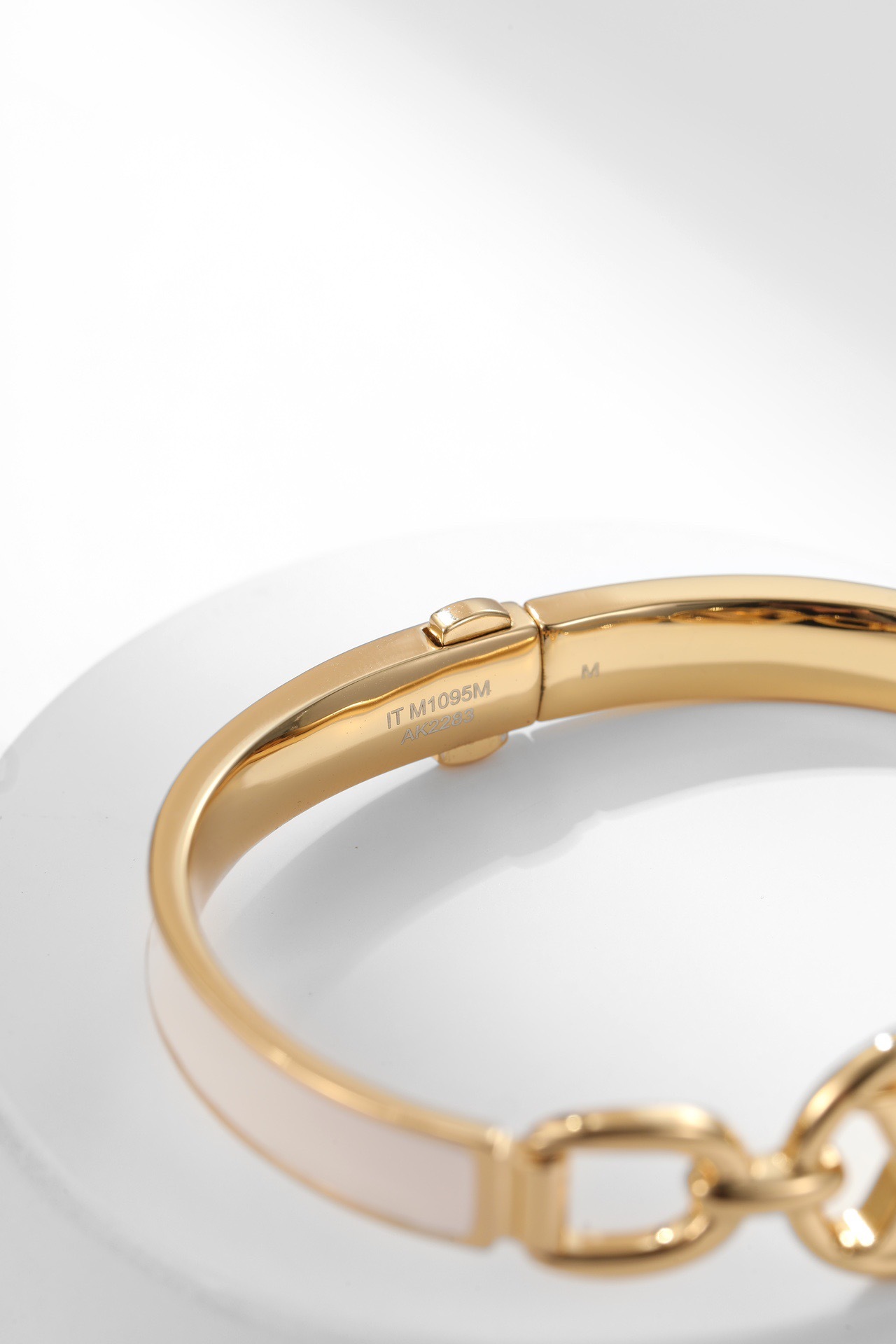 ルイ・ヴィトン「Louis Vuitton」  ホワイトエナメル ブレスレット