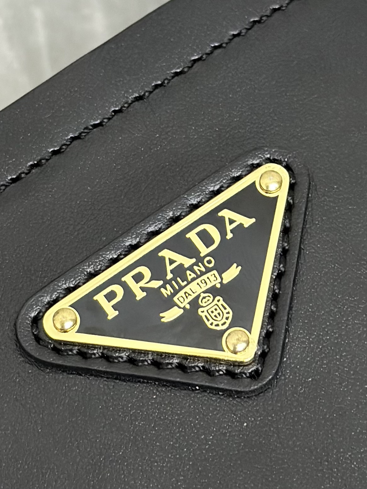 プラダ「Prada」パニエ バッケットバッグ