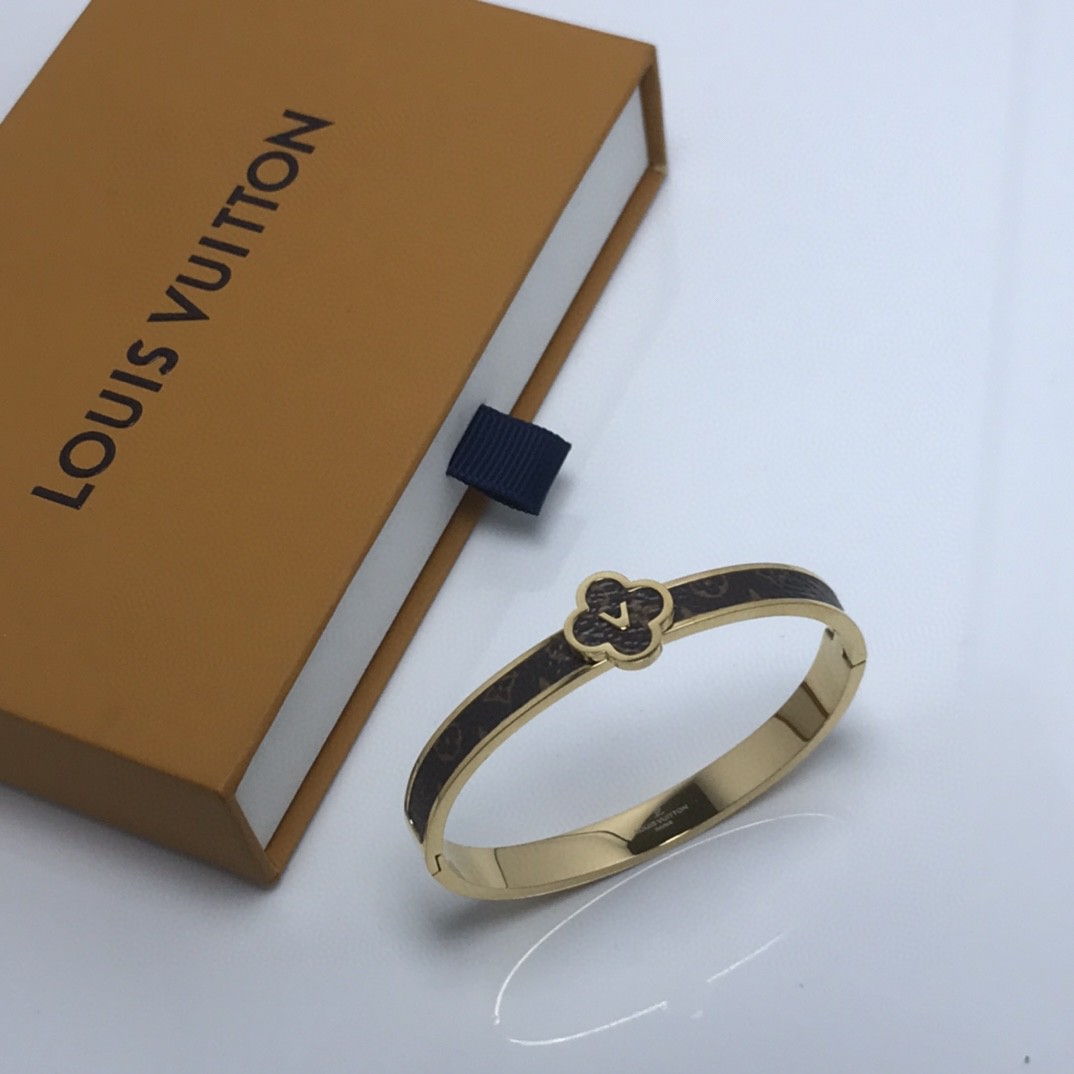 ルイ・ヴィトン「Louis Vuitton」 ニュー四葉草レザー ブレスレット