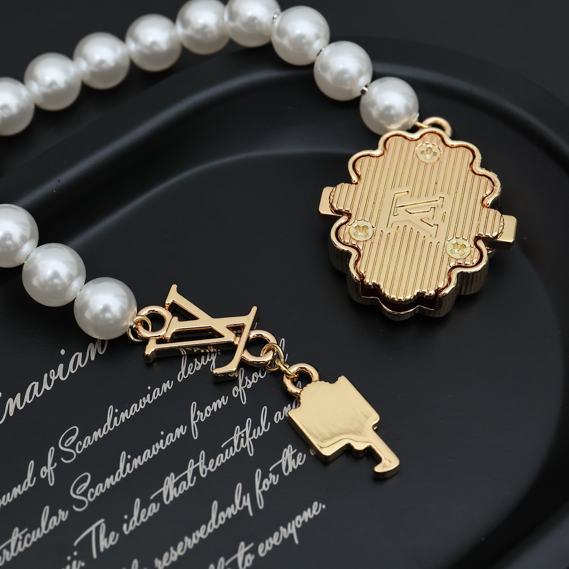 ルイ・ヴィトン「Louis Vuitton」Padlock ブレスレット