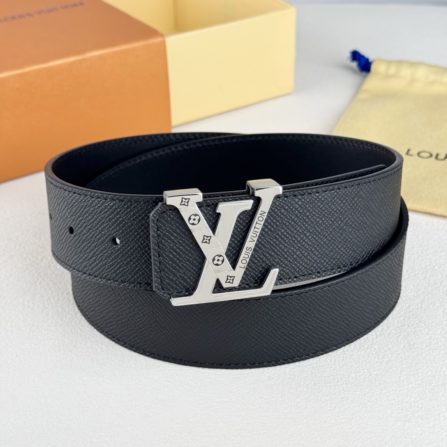 ルイ・ヴィトン「Louis Vuitton」DIMENSION 4.0 レザーベルト