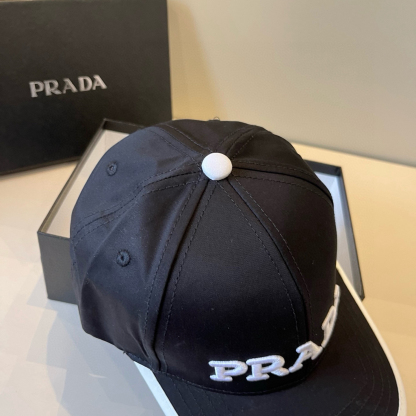 プラダ「Prada」Re-Nylon クラシック ベースボールキャップ